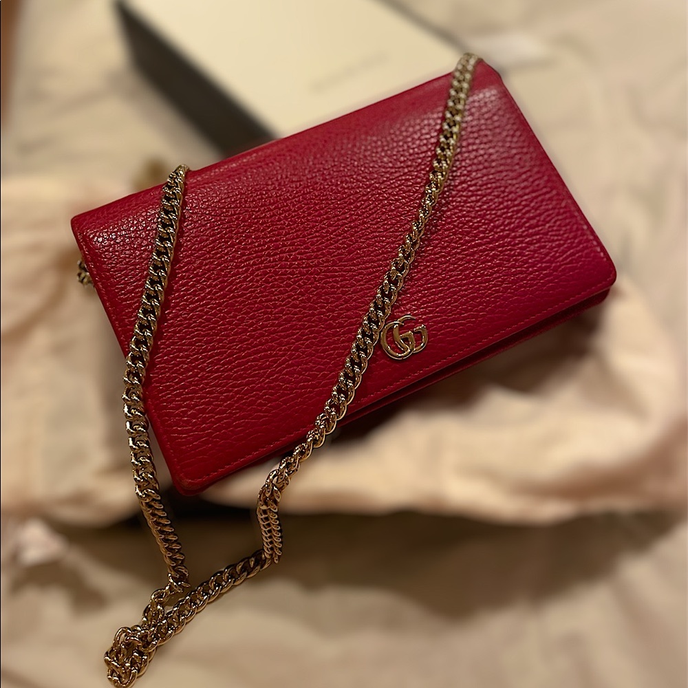 GUCCI GG Marmont leather mini chain bag Hibicus red